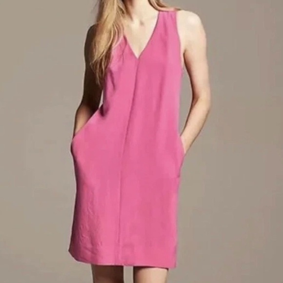 Banana Republic Dresses & Skirts - Banana Republic NWT Hot Pink V-Neck Racerback Sleeveless Pockets  Dress Sz 4